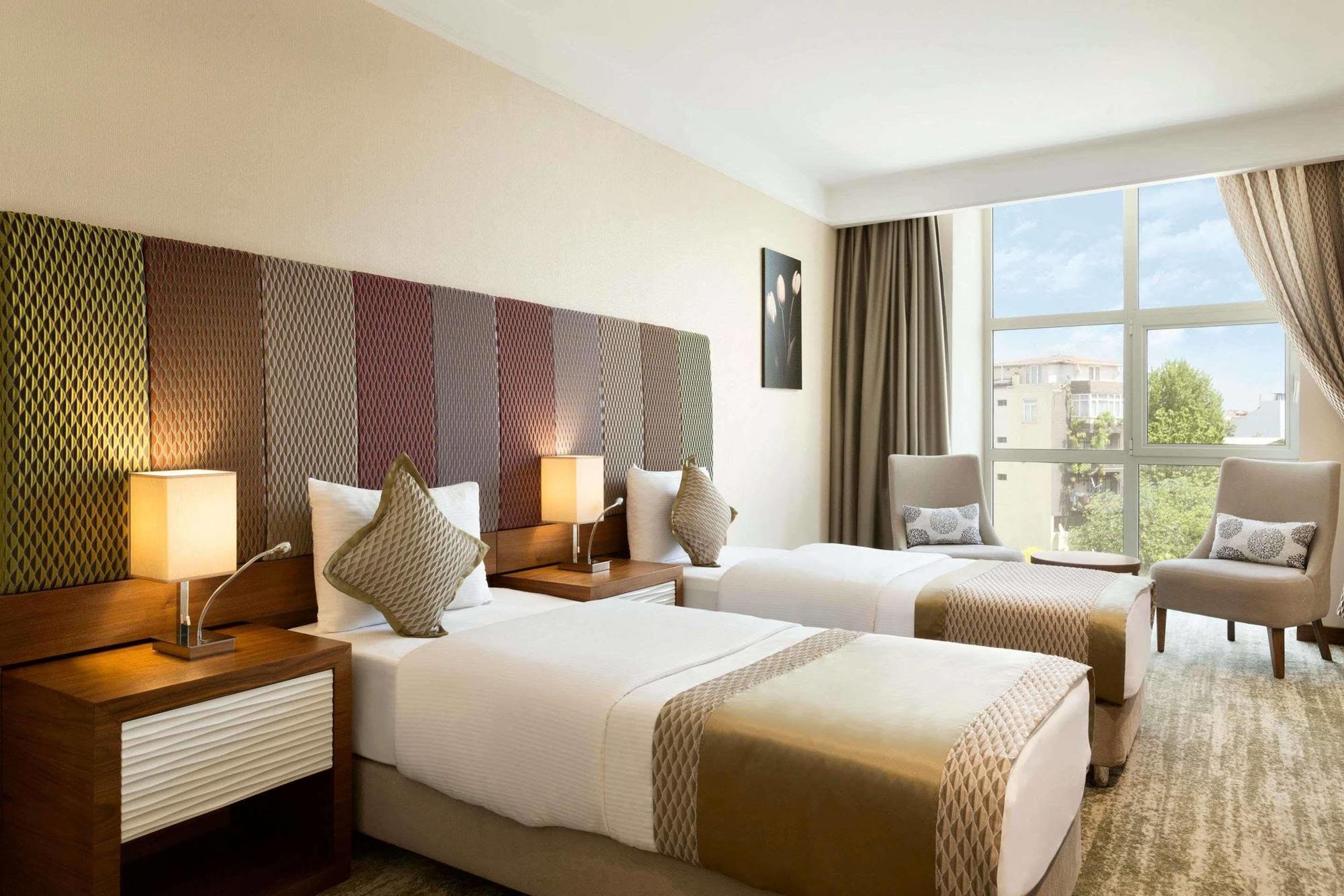 Ramada By Wyndham Gemli̇K Hotel Gemlik Exterior photo